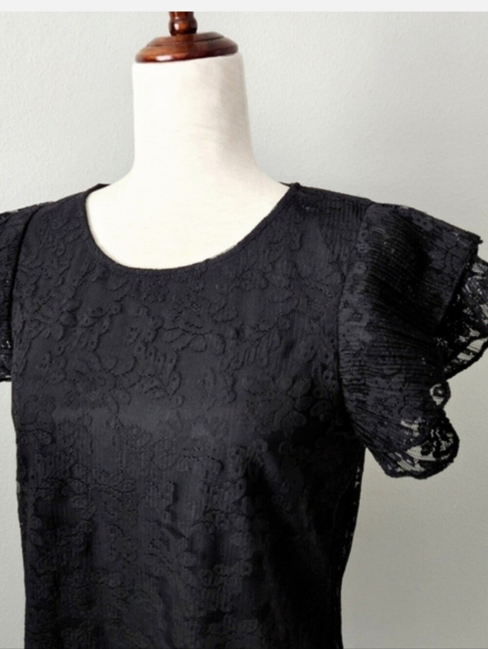 Adrianna Papell NWT Black Pullover Top With Lace Overlay, Size Small